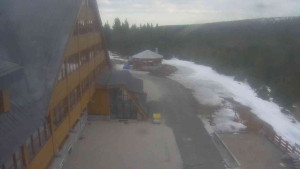 Sporthotel Kurzovní - Parkoviště a hlavní vchod - 14.3.2026 v 15:55