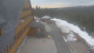 Sporthotel Kurzovní - Parkoviště a hlavní vchod - 14.3.2026 v 16:55