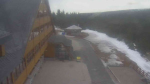 Sporthotel Kurzovní - Parkoviště a hlavní vchod - 15.3.2026 v 11:10 Sporthotel Kurzovní - Parkoviště a hlavní vchod - 15.3.2026 v 11:10