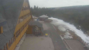 Sporthotel Kurzovní - Parkoviště a hlavní vchod - 15.3.2026 v 11:55 Sporthotel Kurzovní - Parkoviště a hlavní vchod - 15.3.2026 v 11:55