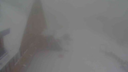 Parkoviště a hlavní vchod