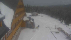 Parkoviště a hlavní vchod