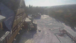 Parkoviště a hlavní vchod