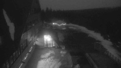 Parkoviště a hlavní vchod