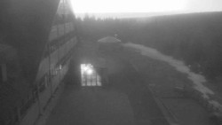 Parkoviště a hlavní vchod