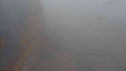 Parkoviště a hlavní vchod