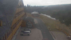 Parkoviště a hlavní vchod