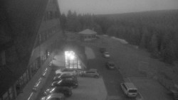 Parkoviště a hlavní vchod