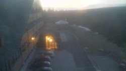 Parkoviště a hlavní vchod