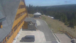 Parkoviště a hlavní vchod