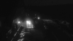 Parkoviště a hlavní vchod