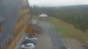 Sporthotel Kurzovní - Parkoviště a hlavní vchod - 7.5.2026 v 05:55