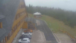 Sporthotel Kurzovní - Parkoviště a hlavní vchod - 7.5.2026 v 07:55