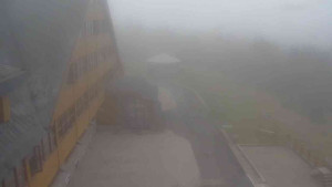 Sporthotel Kurzovní - Parkoviště a hlavní vchod - 7.5.2026 v 09:55