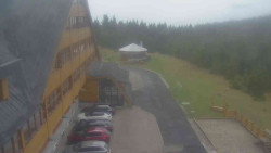 Parkoviště a hlavní vchod