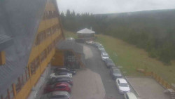 Parkoviště a hlavní vchod