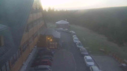 Parkoviště a hlavní vchod