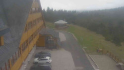 Parkoviště a hlavní vchod