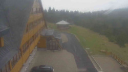 Parkoviště a hlavní vchod