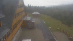Parkoviště a hlavní vchod