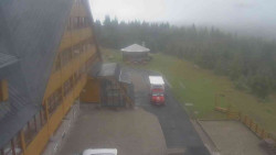 Parkoviště a hlavní vchod