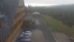 Parkoviště a hlavní vchod