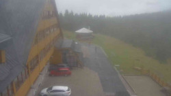 Parkoviště a hlavní vchod