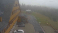 Parkoviště a hlavní vchod