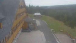 Parkoviště a hlavní vchod