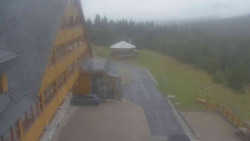 Parkoviště a hlavní vchod