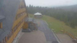 Parkoviště a hlavní vchod