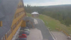 Parkoviště a hlavní vchod