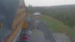 Parkoviště a hlavní vchod