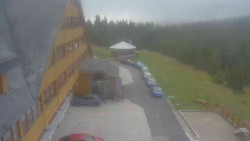 Parkoviště a hlavní vchod