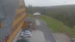Parkoviště a hlavní vchod