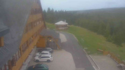Parkoviště a hlavní vchod