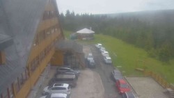 Parkoviště a hlavní vchod