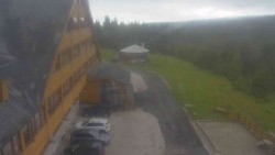 Parkoviště a hlavní vchod