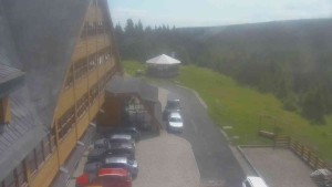 Sporthotel Kurzovní - Parkoviště a hlavní vchod - 16.6.2026 v 10:35 Sporthotel Kurzovní - Parkoviště a hlavní vchod - 16.6.2026 v 10:35