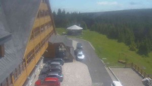Sporthotel Kurzovní - Parkoviště a hlavní vchod - 16.6.2026 v 11:55 Sporthotel Kurzovní - Parkoviště a hlavní vchod - 16.6.2026 v 11:55