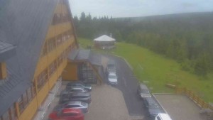 Sporthotel Kurzovní - Parkplatz und Haupteingang - 16.6.2026 v 16:55 Sporthotel Kurzovní - Parkplatz und Haupteingang - 16.6.2026 v 16:55