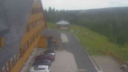 Parkoviště a hlavní vchod