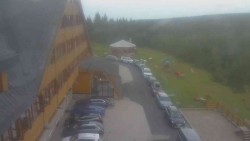 Parkoviště a hlavní vchod