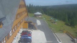 Parkoviště a hlavní vchod