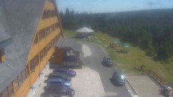 Parkoviště a hlavní vchod