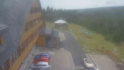 Parkoviště a hlavní vchod