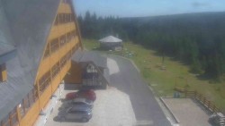 Parkoviště a hlavní vchod