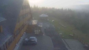 Sporthotel Kurzovní - Parkoviště a hlavní vchod - 15.9.2026 v 06:55 Sporthotel Kurzovní - Parkoviště a hlavní vchod - 15.9.2026 v 06:55