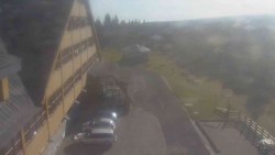 Parkoviště a hlavní vchod