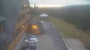 Sporthotel Kurzovní - Parkoviště a hlavní vchod - 9.10.2026 v 06:55 Sporthotel Kurzovní - Parkoviště a hlavní vchod - 9.10.2026 v 06:55